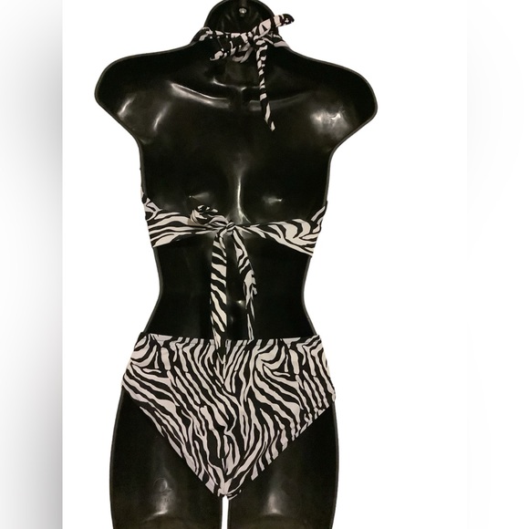 Ujena 84 Women’s NWOT Zebra Bikini. 2 Piece Bathing Suit/Swim Suit - Picture 5 of 6